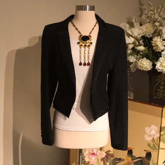 Matthew Williamson Jackets & Blazers - Matthew Williamson Black Bolero Tux Jacket Sz 10